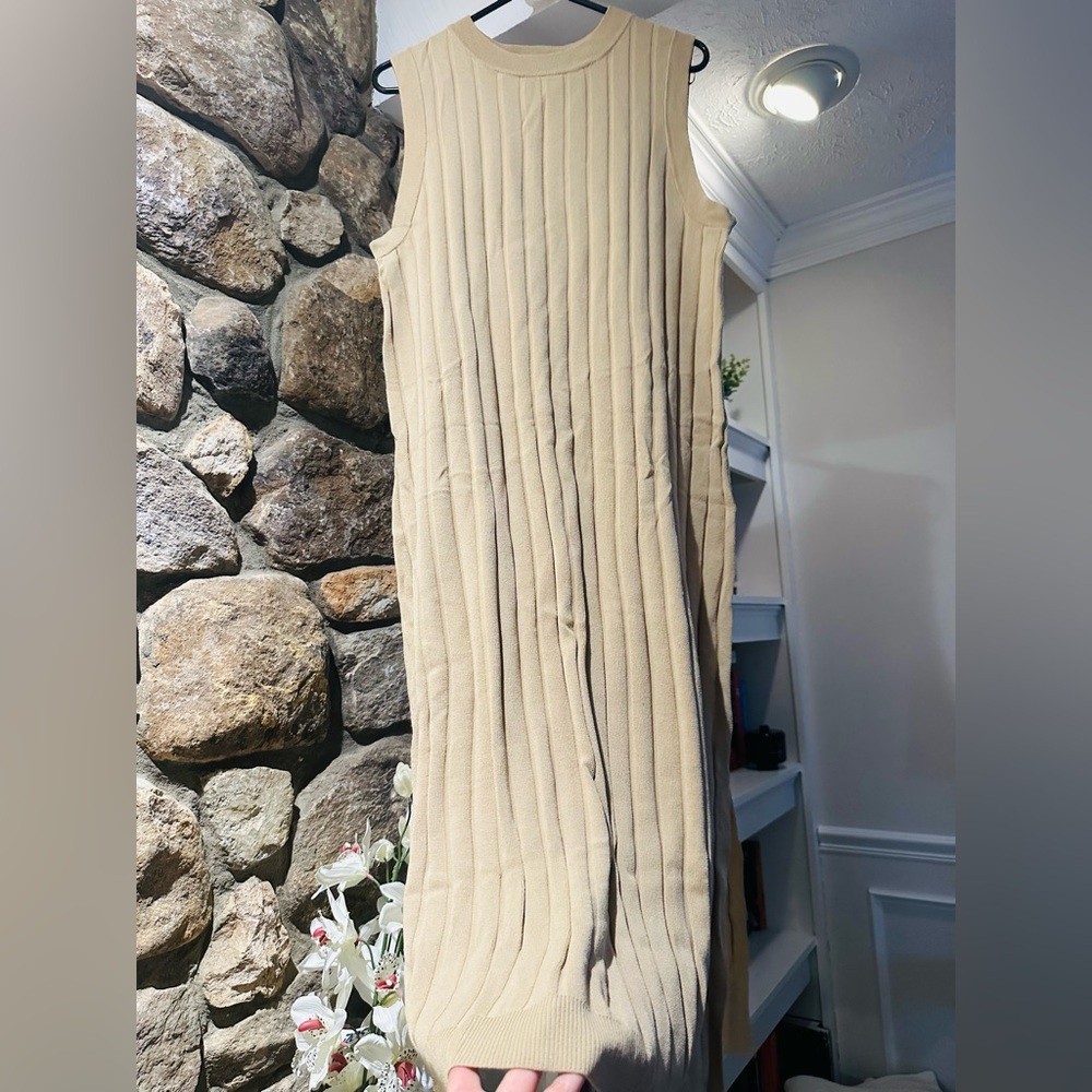 Fine Line Ribbed Midi/Maxi H&M Dress. Size M. Excellent condition. - Picture 4 of 12